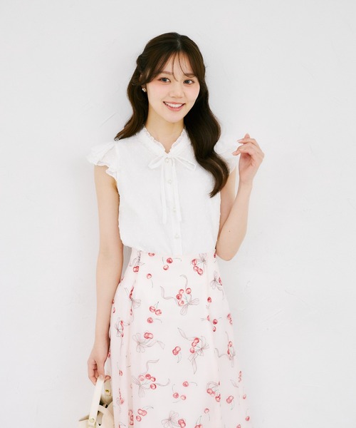 tocco closet(トッコ クローゼット)の「ネックフリルリボン付きドビードットフレアスリーブブラウス(シャツ/ブラウス・レディース・オフホワイト/ブラック・M)」の5枚目の写真