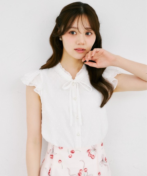 tocco closet(トッコ クローゼット)の「ネックフリルリボン付きドビードットフレアスリーブブラウス(シャツ/ブラウス・レディース・オフホワイト/ブラック・M)」の6枚目の写真