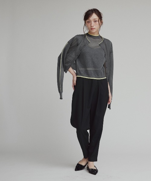 W:Huku(フーク)の「【W:Huku / バイカラーシャイニーニット】シアー ノースリーブ / フレンチスリーブ 袖なし/ Two-Tone Shiny Knit Sleeveless Top(タンクトップ・レディース・オフホワイト/チャコール/ブラウン/オレンジ・FREE)」の12枚目の写真