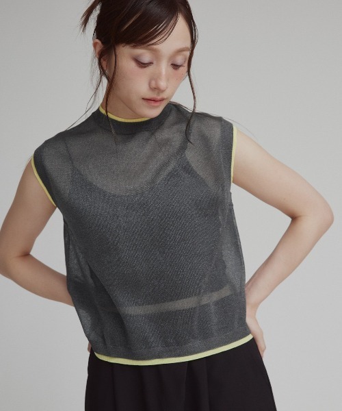 W:Huku(フーク)の「【W:Huku / バイカラーシャイニーニット】シアー ノースリーブ / フレンチスリーブ 袖なし/ Two-Tone Shiny Knit Sleeveless Top(タンクトップ・レディース・オフホワイト/チャコール/ブラウン/オレンジ・FREE)」の13枚目の写真