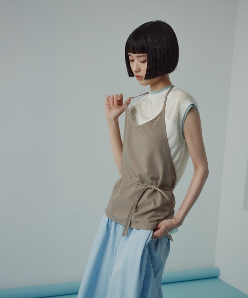 W:Huku(フーク)の「【W:Huku / バイカラーシャイニーニット】シアー ノースリーブ / フレンチスリーブ 袖なし/ Two-Tone Shiny Knit Sleeveless Top(タンクトップ・レディース・オフホワイト/チャコール/ブラウン/オレンジ・FREE)」の15枚目の写真