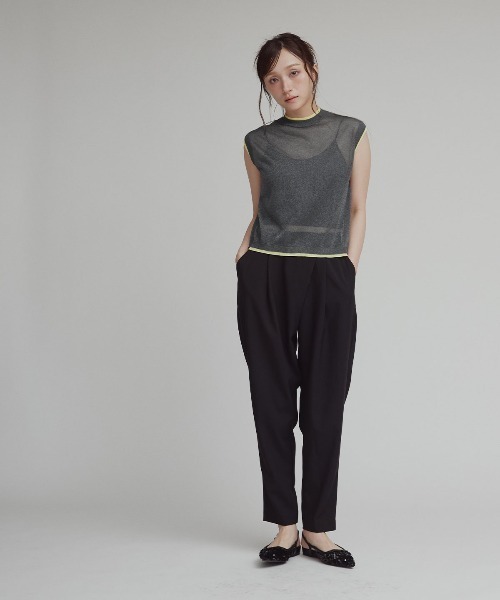 W:Huku(フーク)の「【W:Huku / バイカラーシャイニーニット】シアー ノースリーブ / フレンチスリーブ 袖なし/ Two-Tone Shiny Knit Sleeveless Top(タンクトップ・レディース・オフホワイト/チャコール/ブラウン/オレンジ・FREE)」の8枚目の写真