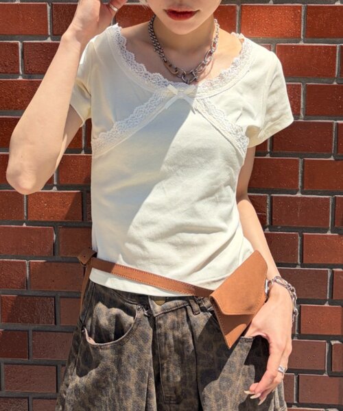 w closet(ダブルクローゼット)の「【花柄/無地】レース使いT 夏服(Tシャツ/カットソー・レディース・アイボリー/ネイビー/オフホワイト/サックスブルー・FREE)」の13枚目の写真