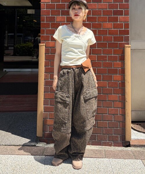 w closet(ダブルクローゼット)の「【花柄/無地】レース使いT 夏服(Tシャツ/カットソー・レディース・アイボリー/ネイビー/オフホワイト/サックスブルー・FREE)」の15枚目の写真