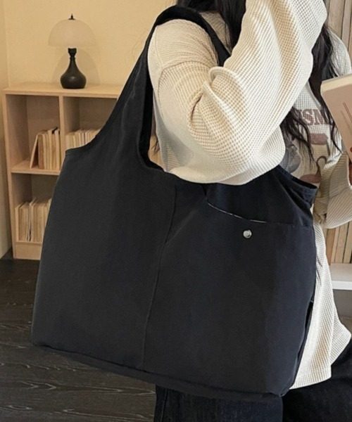 LETee(レティー)の「大容量で使いやすい♪毎日使いたくなるシンプルデザイントートバッグ(トートバッグ・レディース・アイボリー/グレー/ベージュ/カーキ/ブラック・FREE)」の1枚目の写真