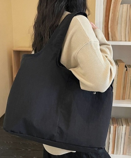 LETee(レティー)の「大容量で使いやすい♪毎日使いたくなるシンプルデザイントートバッグ(トートバッグ・レディース・アイボリー/グレー/ベージュ/カーキ/ブラック・FREE)」の7枚目の写真