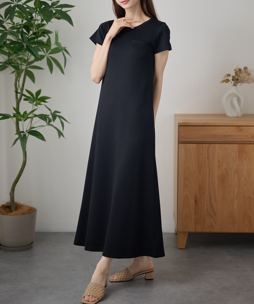 DAYRA(デイラ)の「クルーネック 胸ポケット 半袖 ロング ワンピース(ワンピース・レディース・ブラック/ダークグレー/ネイビー・S/FREE)」の1枚目の写真
