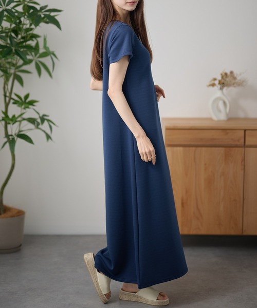 DAYRA(デイラ)の「クルーネック 胸ポケット 半袖 ロング ワンピース(ワンピース・レディース・ブラック/ダークグレー/ネイビー・S/FREE)」の11枚目の写真
