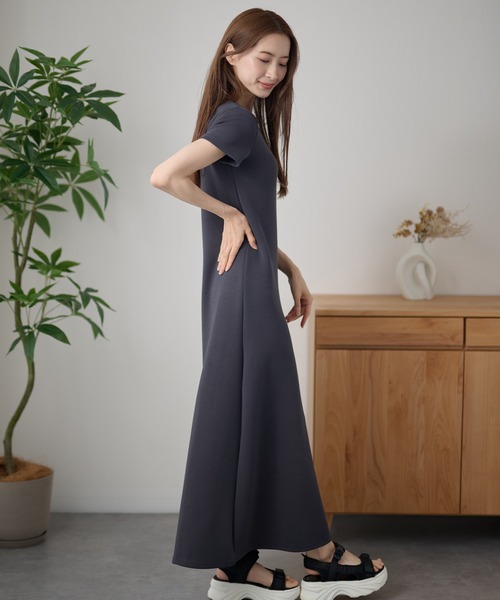 DAYRA(デイラ)の「クルーネック 胸ポケット 半袖 ロング ワンピース(ワンピース・レディース・ブラック/ダークグレー/ネイビー・S/FREE)」の18枚目の写真