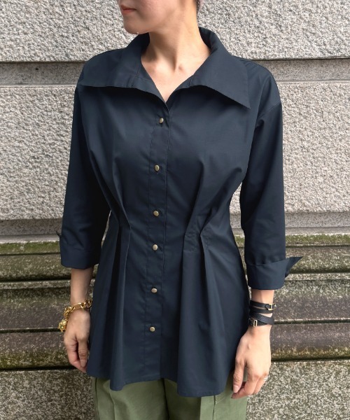 JENNE(ジェンヌ)の「フレンチミリタリータックブラウス(シャツ/ブラウス・レディース・ネイビー/カーキ/ブラック・SMALL/LARGE/MEDIUM)」の15枚目の写真
