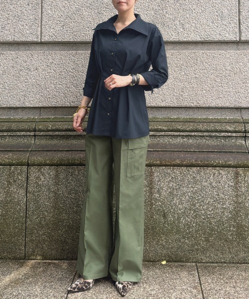 JENNE(ジェンヌ)の「フレンチミリタリータックブラウス(シャツ/ブラウス・レディース・ネイビー/カーキ/ブラック・SMALL/LARGE/MEDIUM)」の21枚目の写真