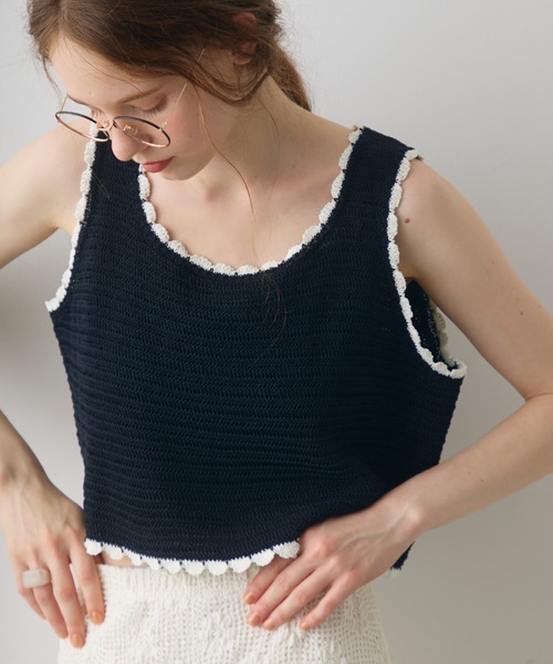 Crisp(クリスプ)の「bicolor short knit tank / バイカラーショートニットタンク(ベスト・レディース・アイボリー/ブラック・FREE)」の2枚目の写真