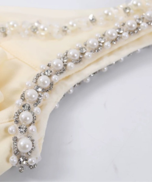 LA POMME petit(ラポミ・プチ)の「Textured Hand Beaded Matte Satin Dress(ワンピース・レディース・ブラック/アイボリー・FREE)」の4枚目の写真