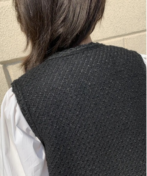BIRTHDAY BASH(バースデイバッシュ)の「TWEED METAL BUTTON LONG GILET(その他アウター・レディース・ブラック・MEDIUM/SMALL)」の2枚目の写真