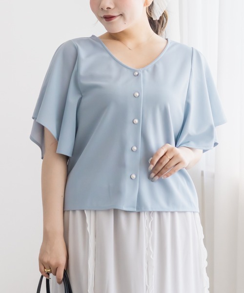 CLETTE(クレット)の「パール釦付きフレアスリーブブラウス(シャツ/ブラウス・レディース・ラベンダー/イエロー/サックスブルー・LL/4L/3L)」の5枚目の写真