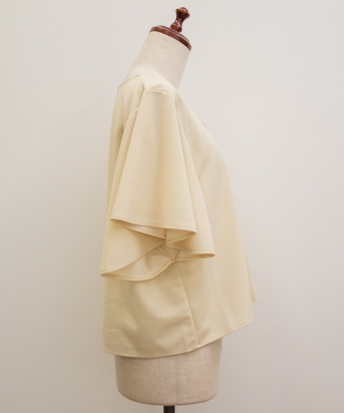 CLETTE(クレット)の「パール釦付きフレアスリーブブラウス(シャツ/ブラウス・レディース・ラベンダー/イエロー/サックスブルー・LL/4L/3L)」の15枚目の写真