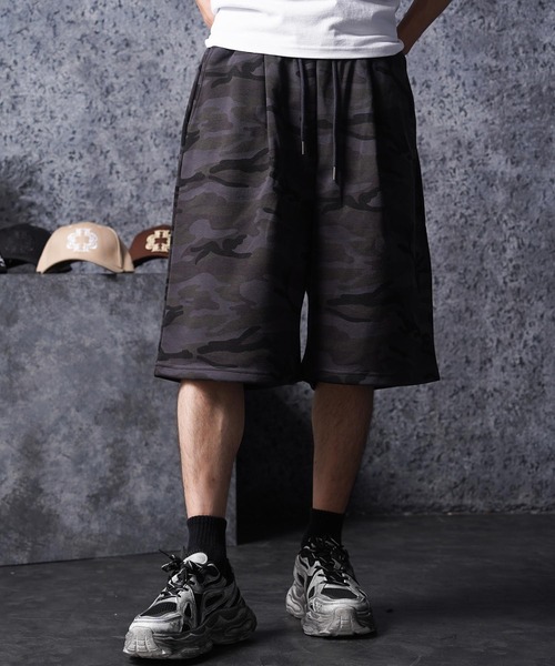 1111clothing(ワンフォークロージング)の「ボンディング カモフラ ワイドショーツ / Bonding Camouflage Wide Shorts(その他パンツ・メンズ・カーキ/チャコールグレー・FREE)」の1枚目の写真