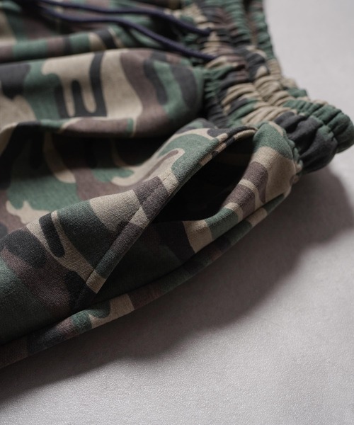 1111clothing(ワンフォークロージング)の「ボンディング カモフラ ワイドショーツ / Bonding Camouflage Wide Shorts(その他パンツ・メンズ・カーキ/チャコールグレー・FREE)」の22枚目の写真