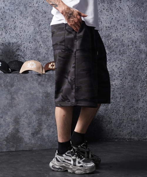 1111clothing(ワンフォークロージング)の「ボンディング カモフラ ワイドショーツ / Bonding Camouflage Wide Shorts(その他パンツ・メンズ・カーキ/チャコールグレー・FREE)」の9枚目の写真