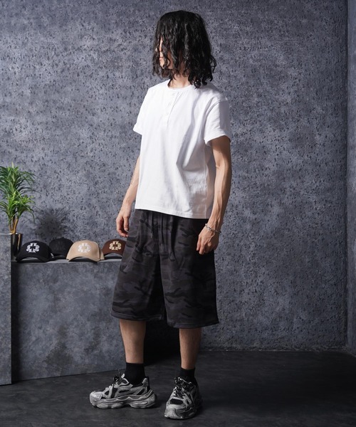 1111clothing(ワンフォークロージング)の「ボンディング カモフラ ワイドショーツ / Bonding Camouflage Wide Shorts(その他パンツ・メンズ・カーキ/チャコールグレー・FREE)」の10枚目の写真