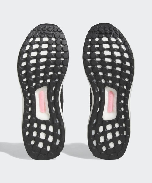 adidas（アディダス）の「ウルトラブースト 1.0 DNA / Ultraboost 1.0 DNA / アディダス adidas（スニーカー・レディース・ブラック×ホワイト・22.0cm/22.5cm/23.0cm/23.5cm/24.0cm/24.5cm/25.0cm/25.5cm/26.0cm/26.5cm）」の3枚目の写真