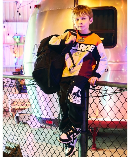 XLARGE KIDS(エクストララージキッズ)の「ロゴスクエアバックパック(バックパック/リュック・キッズ・ブラック・F)」の3枚目の写真