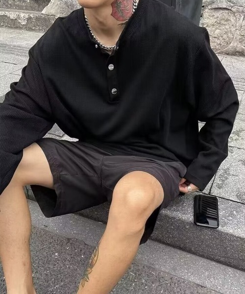 KELVIN(ケルヴァン)の「Relax Henley Long Tee リラックスヘンリーロンT(Tシャツ/カットソー・メンズ・グレー/ブラック・MEDIUM/LARGE)」の3枚目の写真