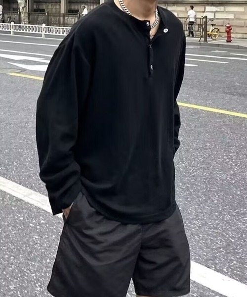 KELVIN(ケルヴァン)の「Relax Henley Long Tee リラックスヘンリーロンT(Tシャツ/カットソー・メンズ・グレー/ブラック・MEDIUM/LARGE)」の4枚目の写真