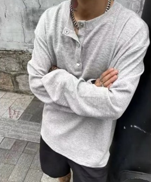 KELVIN(ケルヴァン)の「Relax Henley Long Tee リラックスヘンリーロンT(Tシャツ/カットソー・メンズ・グレー/ブラック・MEDIUM/LARGE)」の7枚目の写真