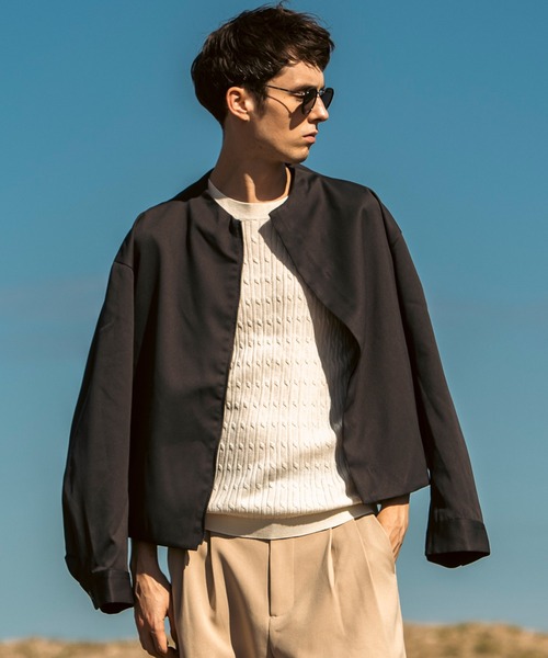 AKM Contemporary(エイケイエムコンテンポラリー)の「AKM Contemporary(エイケイエムコンテンポラリー)コクーンシルエット ノーカラーシャツジャケット(テーラードジャケット・メンズ・チャコール/ベージュ/ブラック・M/L/XL)」の3枚目の写真