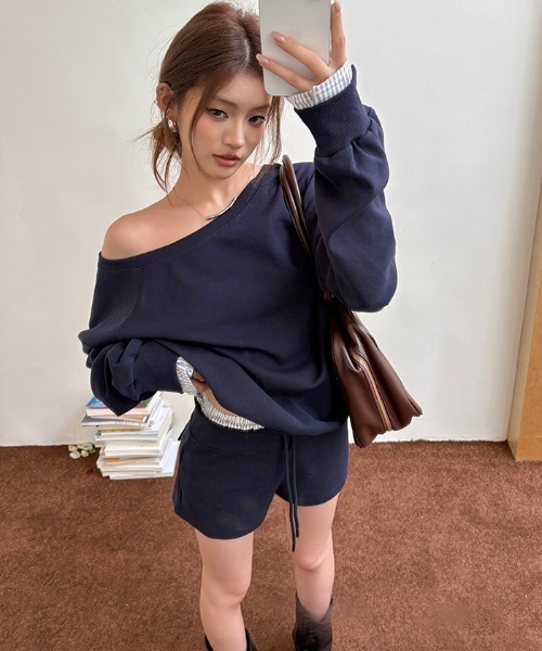 Aelina(エリナ)の「オフショルダートップス&ショートパンツセットアップ(セットアップ・レディース・ベージュ/ダークブルー・M/L)」の17枚目の写真