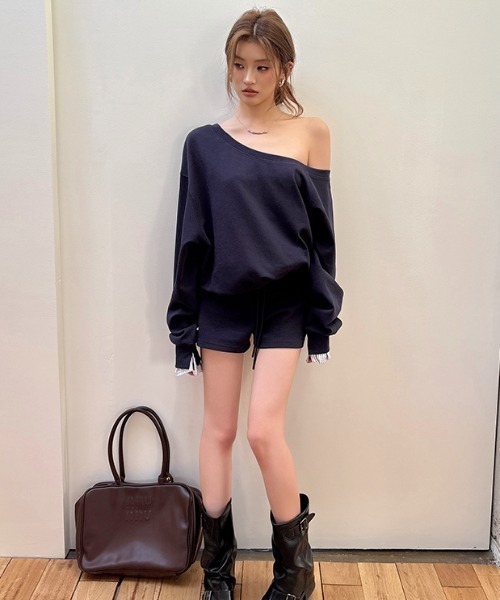 Aelina(エリナ)の「オフショルダートップス&ショートパンツセットアップ(セットアップ・レディース・ベージュ/ダークブルー・M/L)」の16枚目の写真