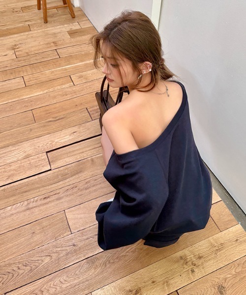 Aelina(エリナ)の「オフショルダートップス&ショートパンツセットアップ(セットアップ・レディース・ベージュ/ダークブルー・M/L)」の11枚目の写真