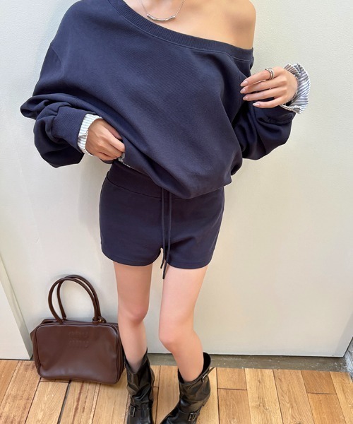 Aelina(エリナ)の「オフショルダートップス&ショートパンツセットアップ(セットアップ・レディース・ベージュ/ダークブルー・M/L)」の7枚目の写真