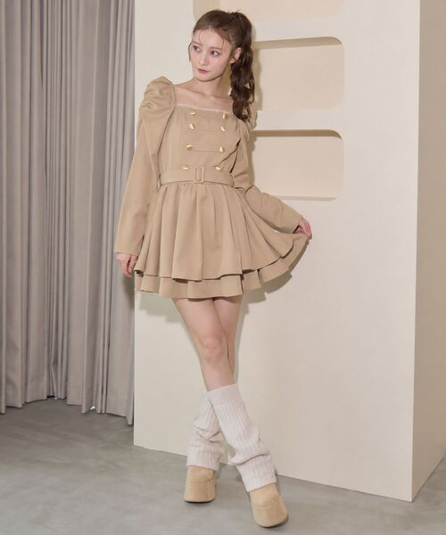MAJESTIC LEGON(マジェスティックレゴン)の「ナポレオンデザイン長袖ワンピース(ワンピース・レディース・アイボリー/ベージュ/ブラック/グレー・MEDIUM)」の4枚目の写真