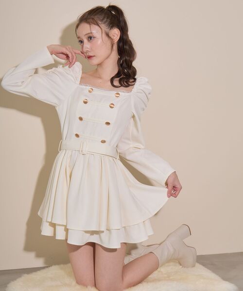 MAJESTIC LEGON(マジェスティックレゴン)の「ナポレオンデザイン長袖ワンピース(ワンピース・レディース・アイボリー/ベージュ/ブラック/グレー・MEDIUM)」の2枚目の写真