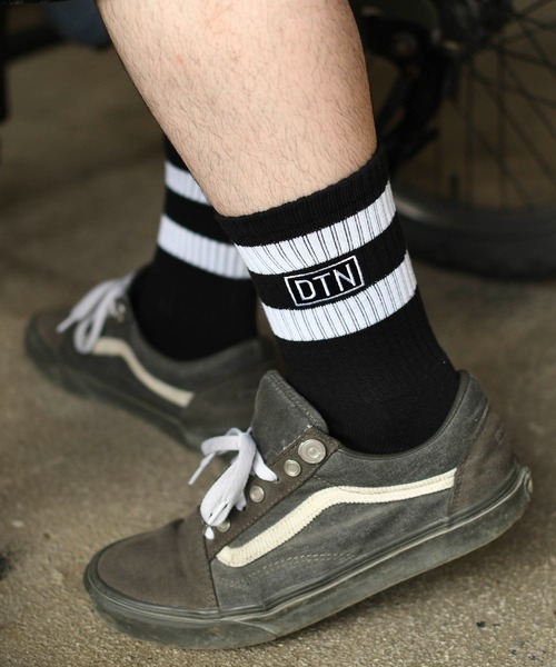 DULTON（ダルトン）の「DTN×FRUIT OF THE LOOM SOCKS 2PCS SET BLACK/WHITE/靴下 2pcs セット（ソックス/靴下・メンズ・ブラック×ホワイト・FREE）」の2枚目の写真