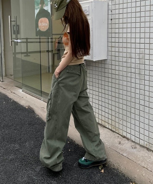 Vipoa(ヴィポア)の「Military cargo pants(カーゴパンツ・レディース・ネイビー/カーキ/ブラウン/ブラック・MEDIUM/LARGE)」の12枚目の写真