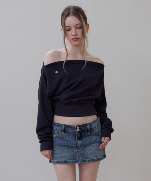 ROSEFRANTZ（ロゼフランツ）の「Crop Off Shoulder Sweatshirt [Charcoal]（スウェット・レディース・チャコールグレー・OS）」の6枚目の写真
