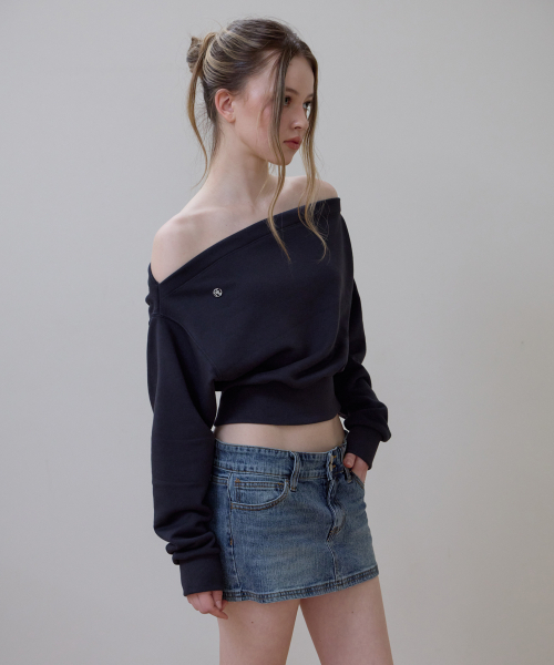 ROSEFRANTZ（ロゼフランツ）の「Crop Off Shoulder Sweatshirt [Charcoal]（スウェット・レディース・チャコールグレー・OS）」の8枚目の写真