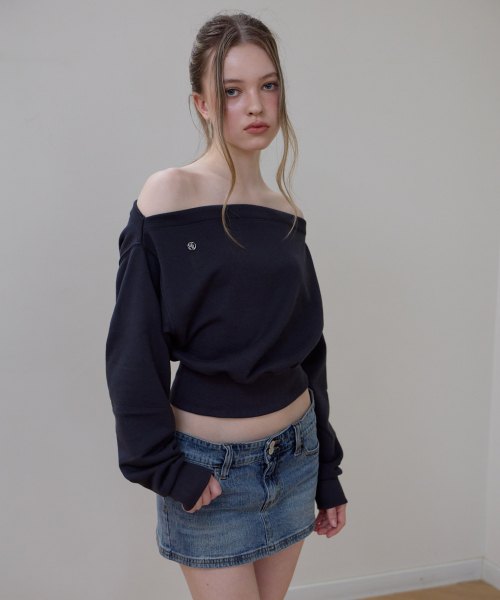 ROSEFRANTZ（ロゼフランツ）の「Crop Off Shoulder Sweatshirt [Charcoal]（スウェット・レディース・チャコールグレー・OS）」の10枚目の写真