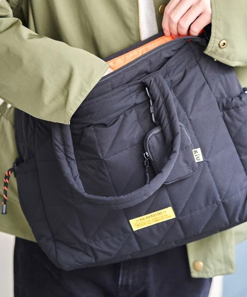 KiU（キウ）の「【KiU】スクエアパデッドマルチパーパストートバッグ K477（トートバッグ・レディース・レオパード/グリーン/ブラック/アイボリー・FREE）」の3枚目の写真
