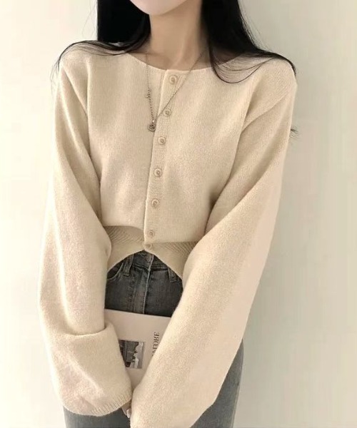 semuse（セミューズ）の「ふんわり上品コンパクトシンプルニットカーディガン（カーディガン/ボレロ・レディース・ブラック/アイボリー/ピンク/グレー/ブルー・FREE）」の6枚目の写真