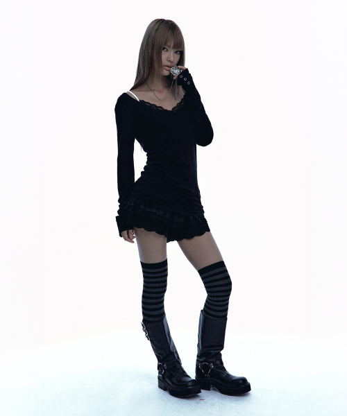 ROUGHNECK(ラフネック)の「ディープUネック長袖 ブラック(Tシャツ/カットソー・レディース・その他・MEDIUM/SMALL)」の10枚目の写真