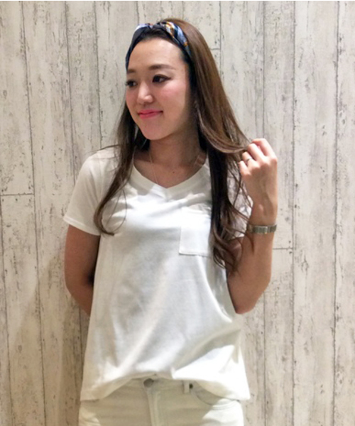 VENCEEXCHANGE（ヴァンスエクスチェンジ）の「ベーシックVネックTシャツ                 （Tシャツ/カットソー・レディース・オフホワイト/グレー/ダークグレー/ダークカーキ/ブラック・MEDIUM）」の2枚目の写真