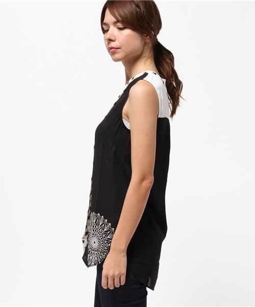 Desigual（デシグアル）の「「Desigual/デシグアル」ブラウス（シャツ/ブラウス・レディース・ブラック・X-SMALL/LARGE/MEDIUM/SMALL）」の3枚目の写真