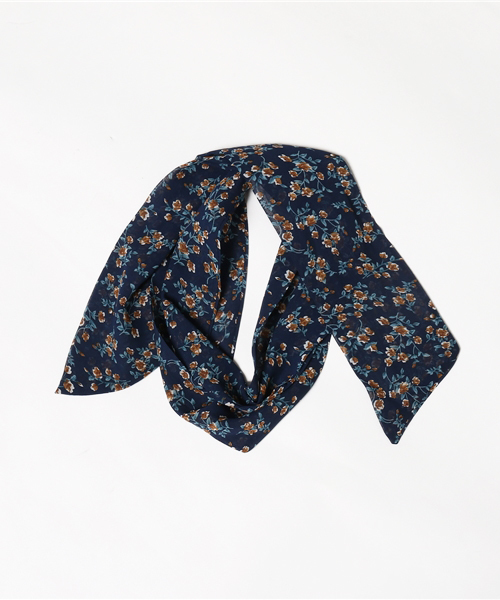 studio CLIP（スタディオクリップ）の「【新色追加】細幅マルチスカーフ（ストール/ショール・レディース・キャメル/ネイビー/アイボリー/ブラック/その他1/マスタード・FREE）」の7枚目の写真