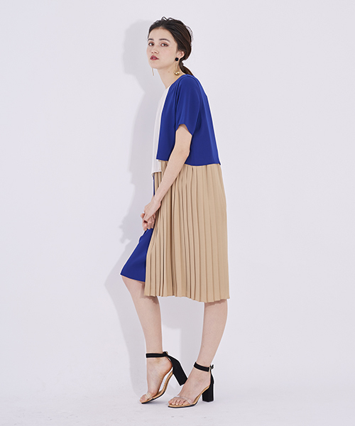 UNITED TOKYO（ユナイテッドトウキョウ）の「ストラップチャンキーヒールサンダル（サンダル・レディース・ライトグレー/レッド/ブラック・1/0/2）」の16枚目の写真