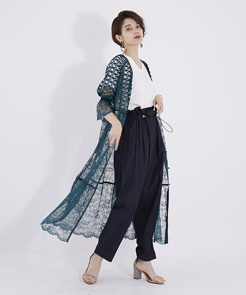 UNITED TOKYO（ユナイテッドトウキョウ）の「ストラップチャンキーヒールサンダル（サンダル・レディース・ライトグレー/レッド/ブラック・1/0/2）」の20枚目の写真