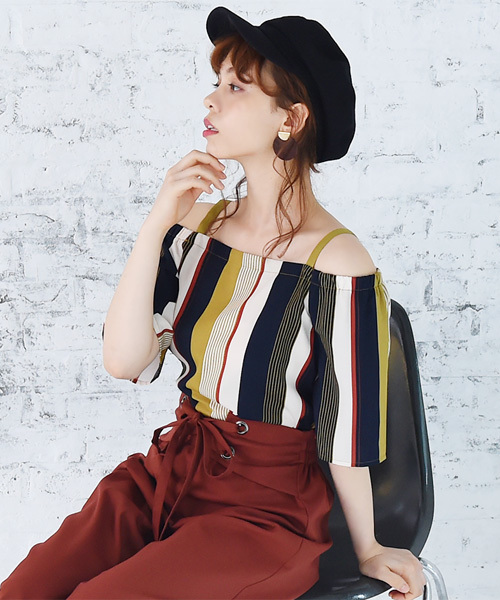 Luz Llena（ラズレナ）の「マルチストライプ柄オフショルトップス（シャツ/ブラウス・レディース・ライトグリーン/ボルドー/グリーン・MEDIUM）」の4枚目の写真